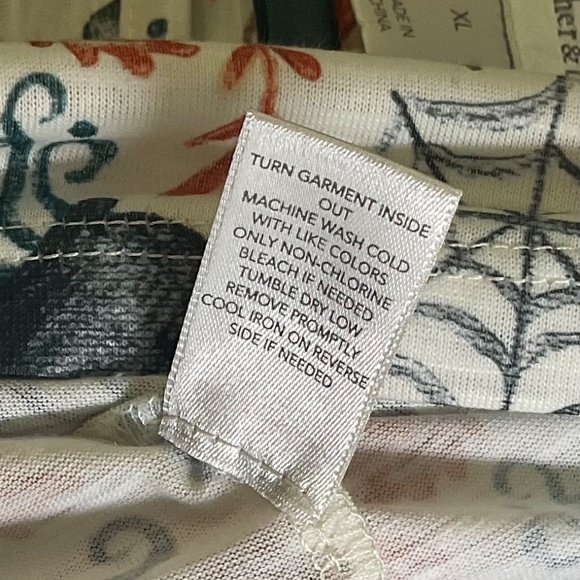 Halloween Shirt - NWT - Picture 15 of 16